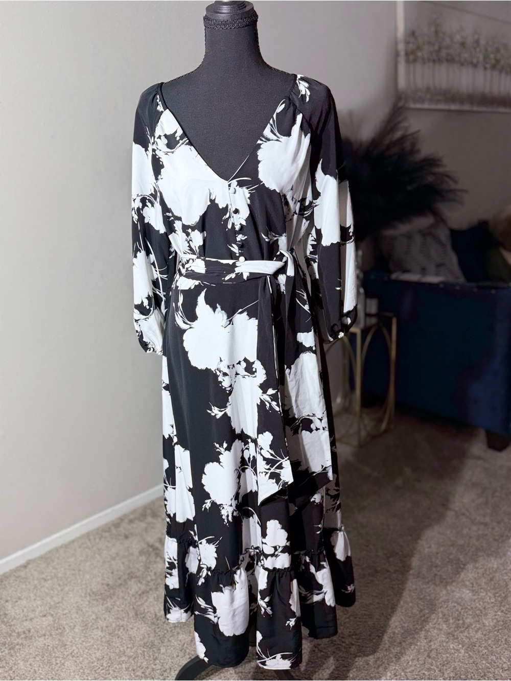 Karl Lagerfeld Paris Black & White Floral Midi Dress Size 6 - Picture 4 of 13